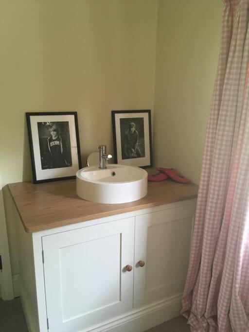 St Anthony'S, Bright Perkily Decorated 3 Bedroom House Ampleforth 外观 照片