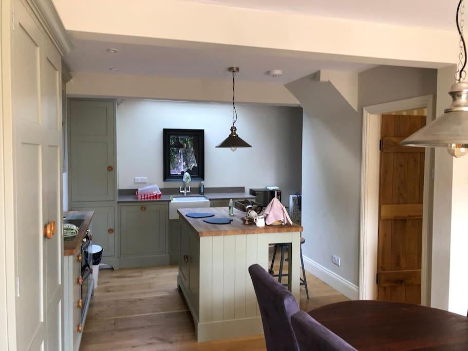 St Anthony'S, Bright Perkily Decorated 3 Bedroom House Ampleforth 外观 照片