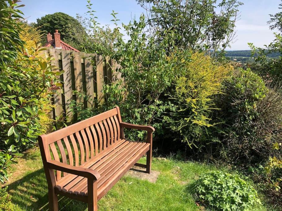 St Anthony'S, Bright Perkily Decorated 3 Bedroom House Ampleforth 外观 照片